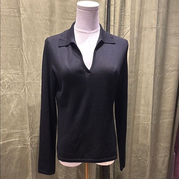 Henri Bendel 100% Italian superfine merino wool v-neck collared sweater, M - Picture 1 of 7